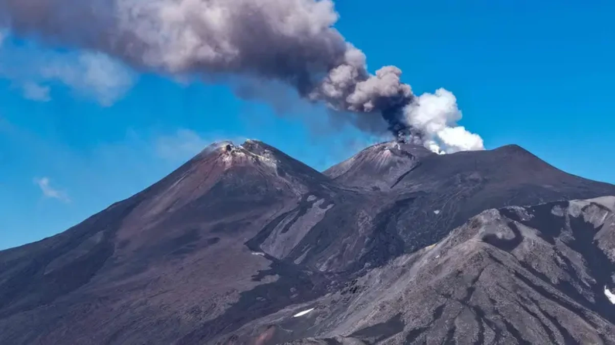 Etna: stop ai voli a Catania-Fontanarossa fino alle 10 del 7 luglio - 