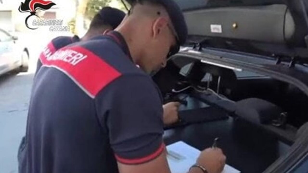 Catania, controlli a San Giovanni Galermo: segnalato per marijuana e sanzioni per 1.122 euro - 