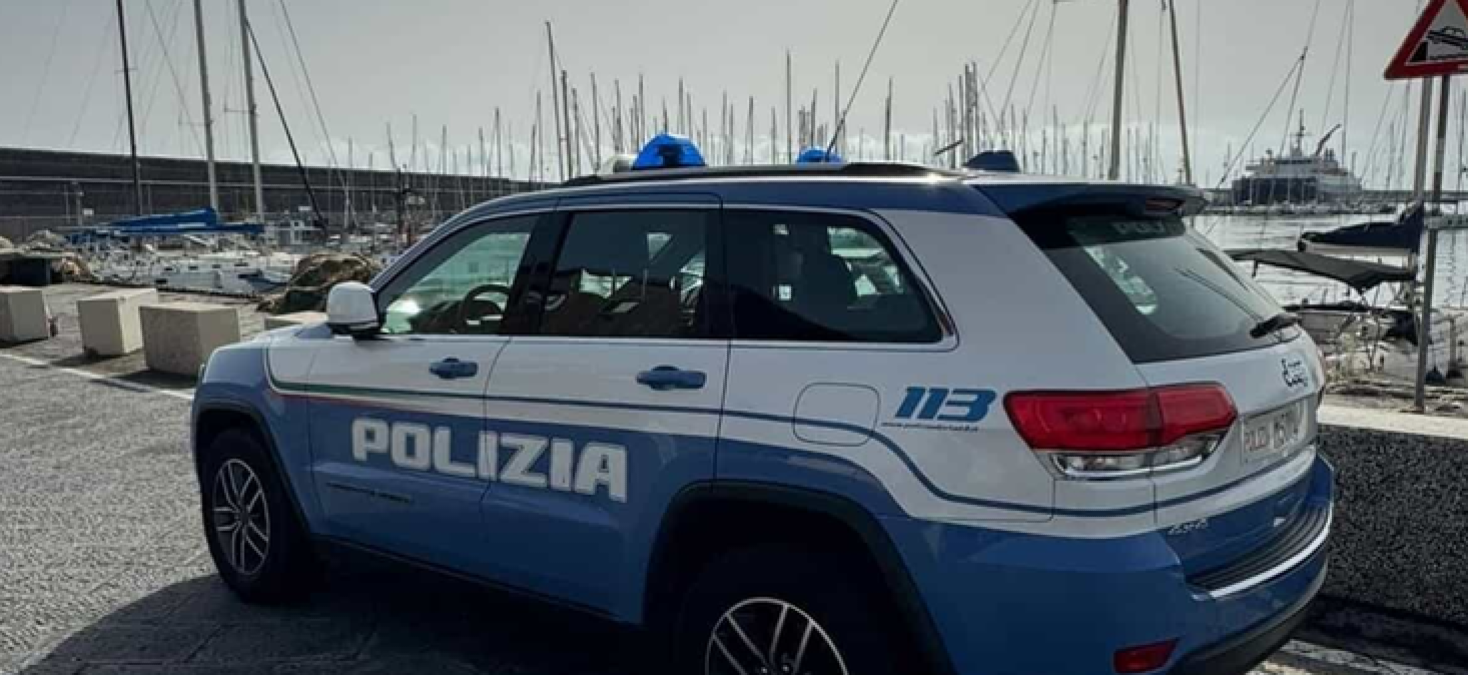Catania: sei giovani denunciati per due tentativi di furto d'auto nel porto - 