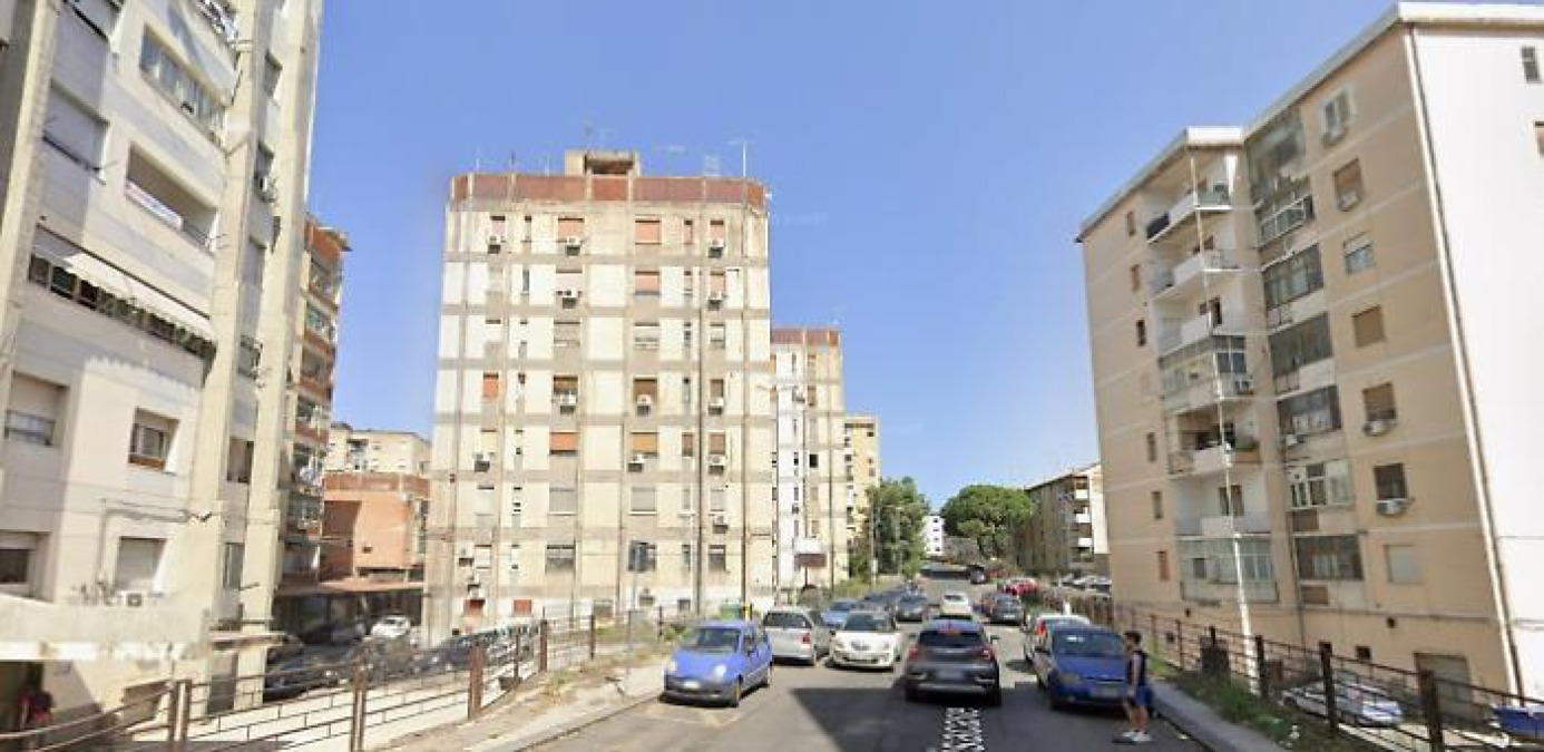 Catania, nuova notte di spari a San Leone: finestra danneggiata e bossoli ritrovati in via Goito - 