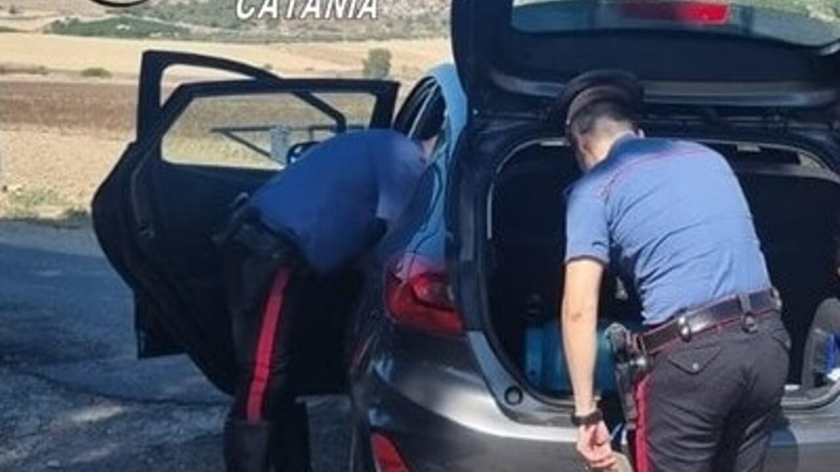 Minaccia di uccidere l'ex, poi aggredisce i carabinieri: arrestato 45enne tra Lentini e Scordia - 