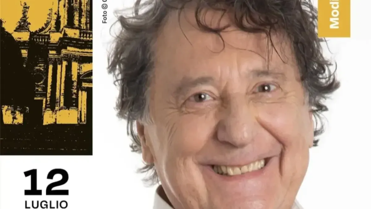 Enzo Iacchetti presenta '25 minuti di felicità' alla Scalinata di San Giovanni a Modica - 