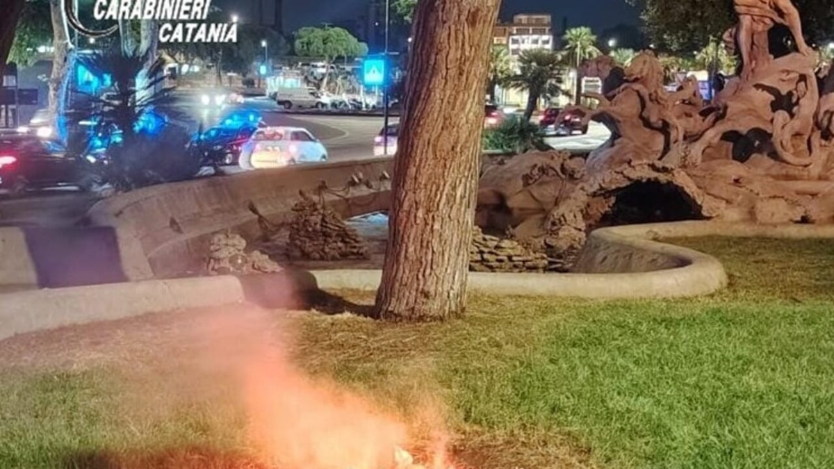 Arrestato a Catania: appicca un incendio nel giardino vicino alla fontana di Proserpina - 
