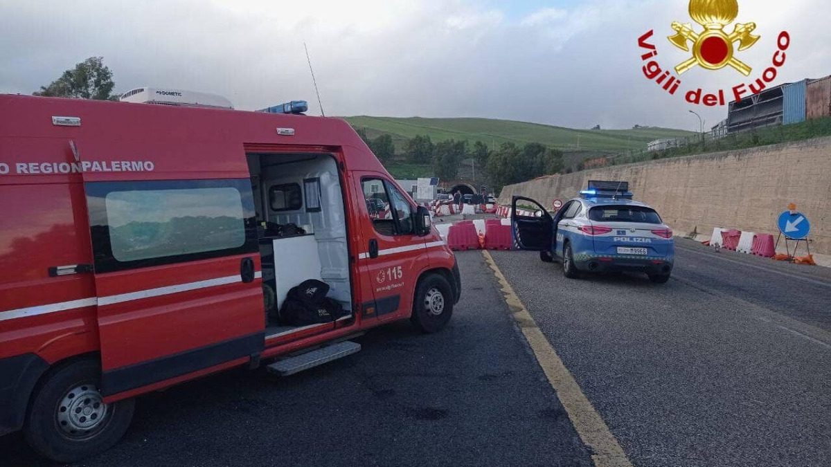 Incendio in galleria Tremonzelli (A19): i baschi verdi salvano due autotrasportatori, traffico bloccato - 