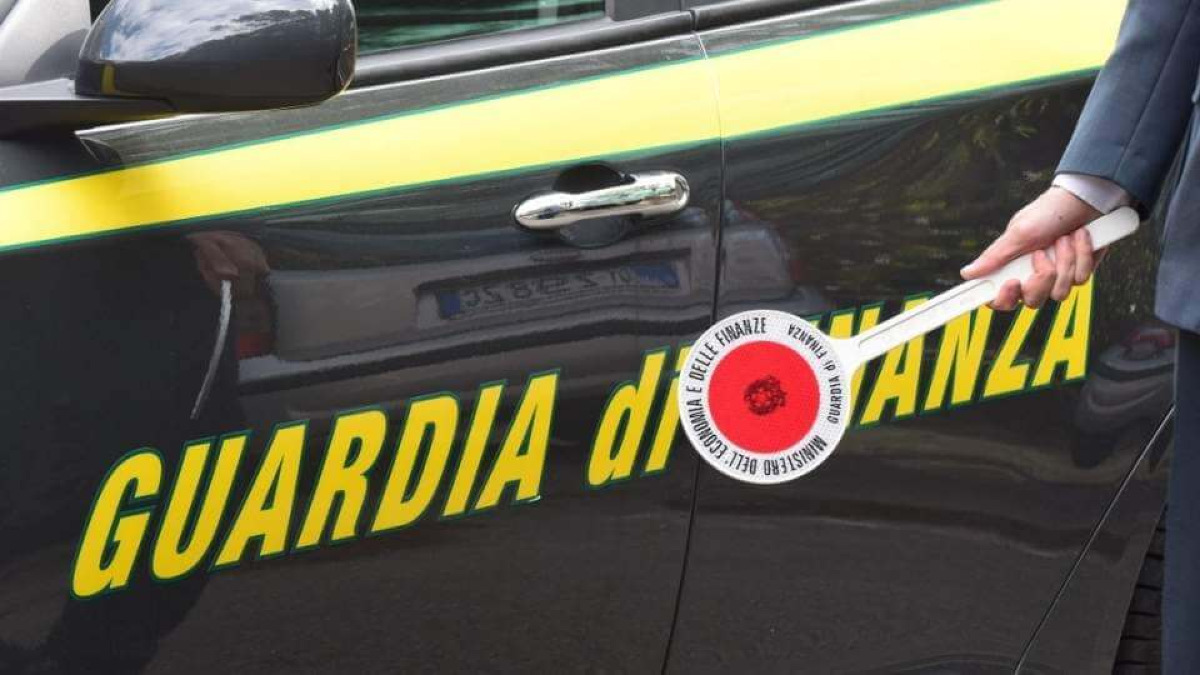 Sequestro di dispositivi medici falsificati: GdF blocca 259 articoli, indagato imprenditore nel Nisseno - 