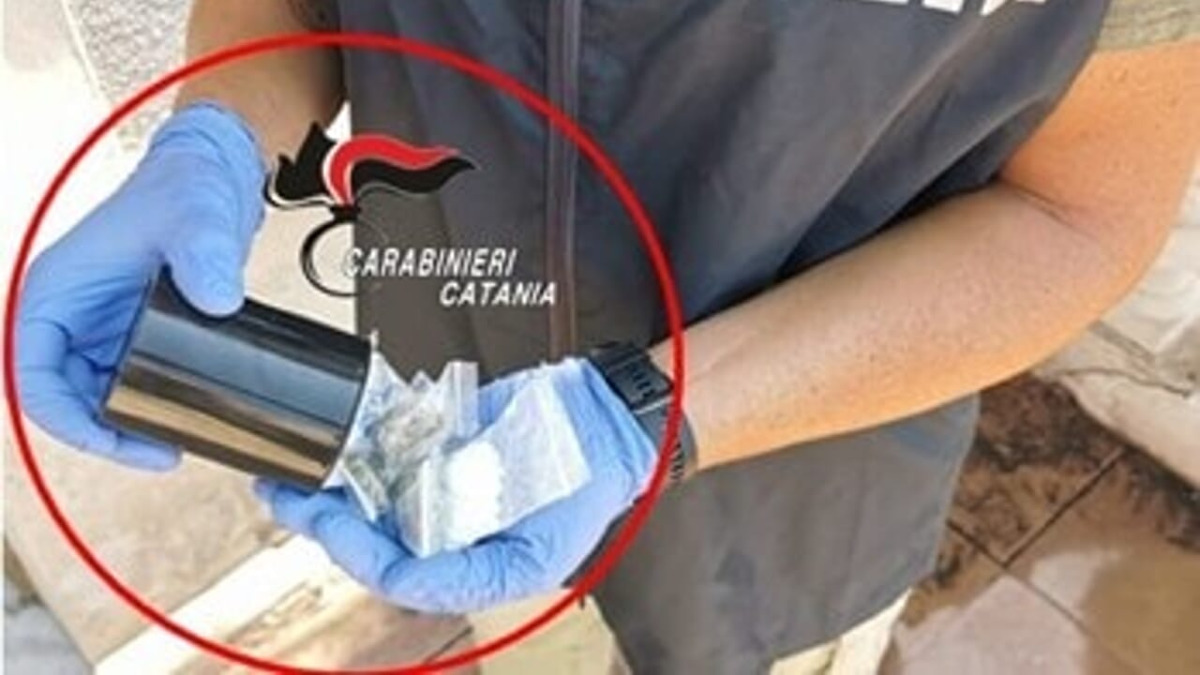 Catania: 23enne ai domiciliari evade per spacciare cocaina e crack, arrestato - 