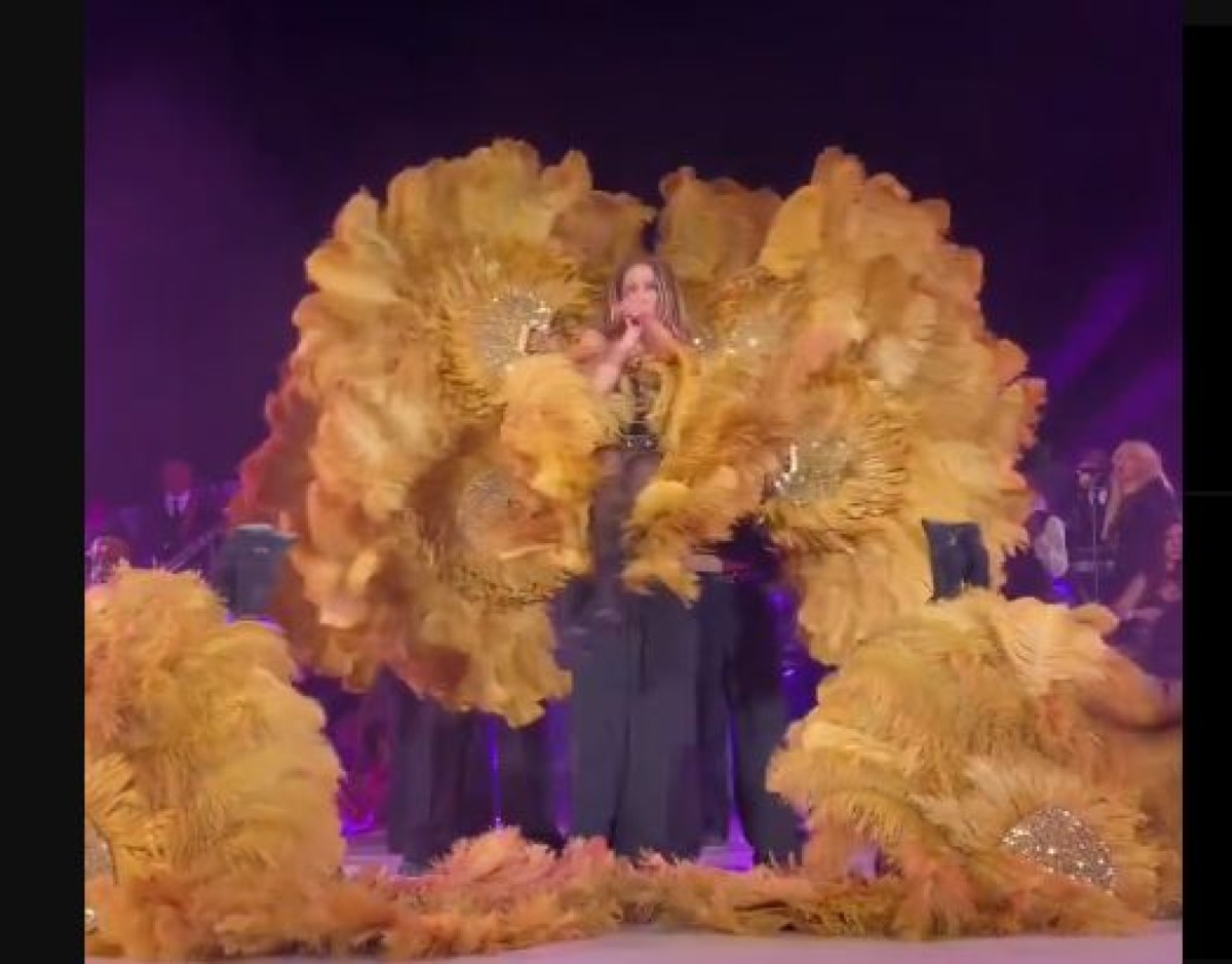 Jennifer Lopez incanta Taormina: J.Lo canta in italiano alla chiusura di Dolce&Gabbana Alta Moda 2026 - 