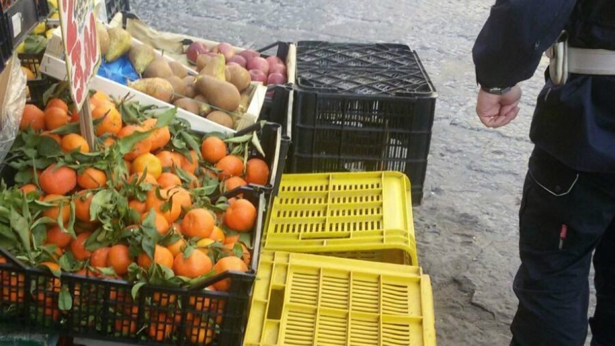 Porto di Palermo: sequestrate oltre 1,5 tonnellate di alimenti non sicuri provenienti dalla Tunisia - 