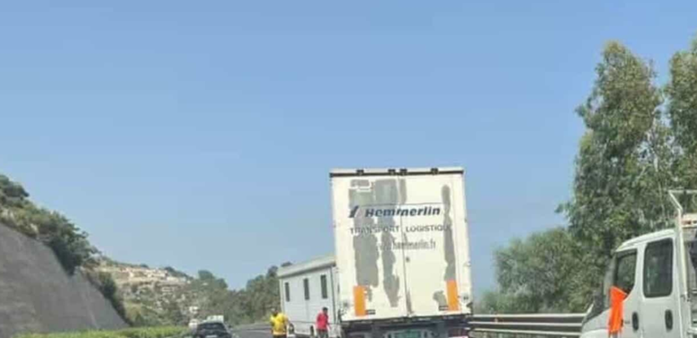 Operai del Consorzio travolti sull’A18: diversi feriti, elisoccorso e uscita obbligatoria a Roccalumera - 