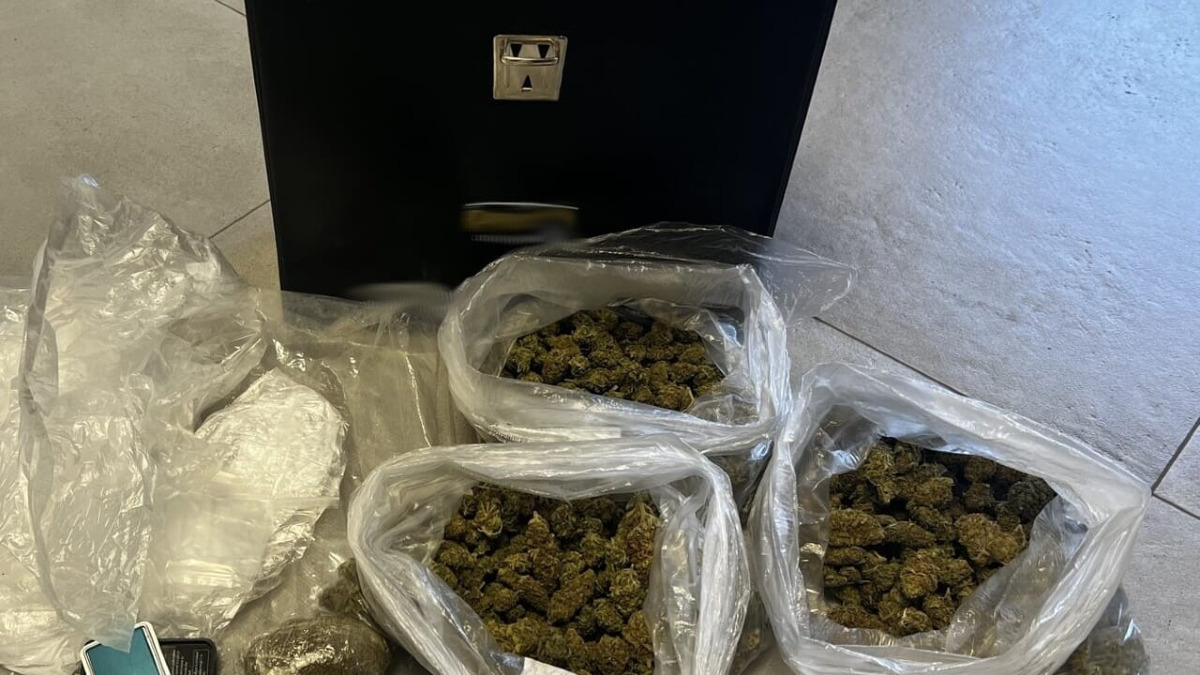 Catania: arrestato un 15enne a Librino con 335 grammi di stupefacenti - 