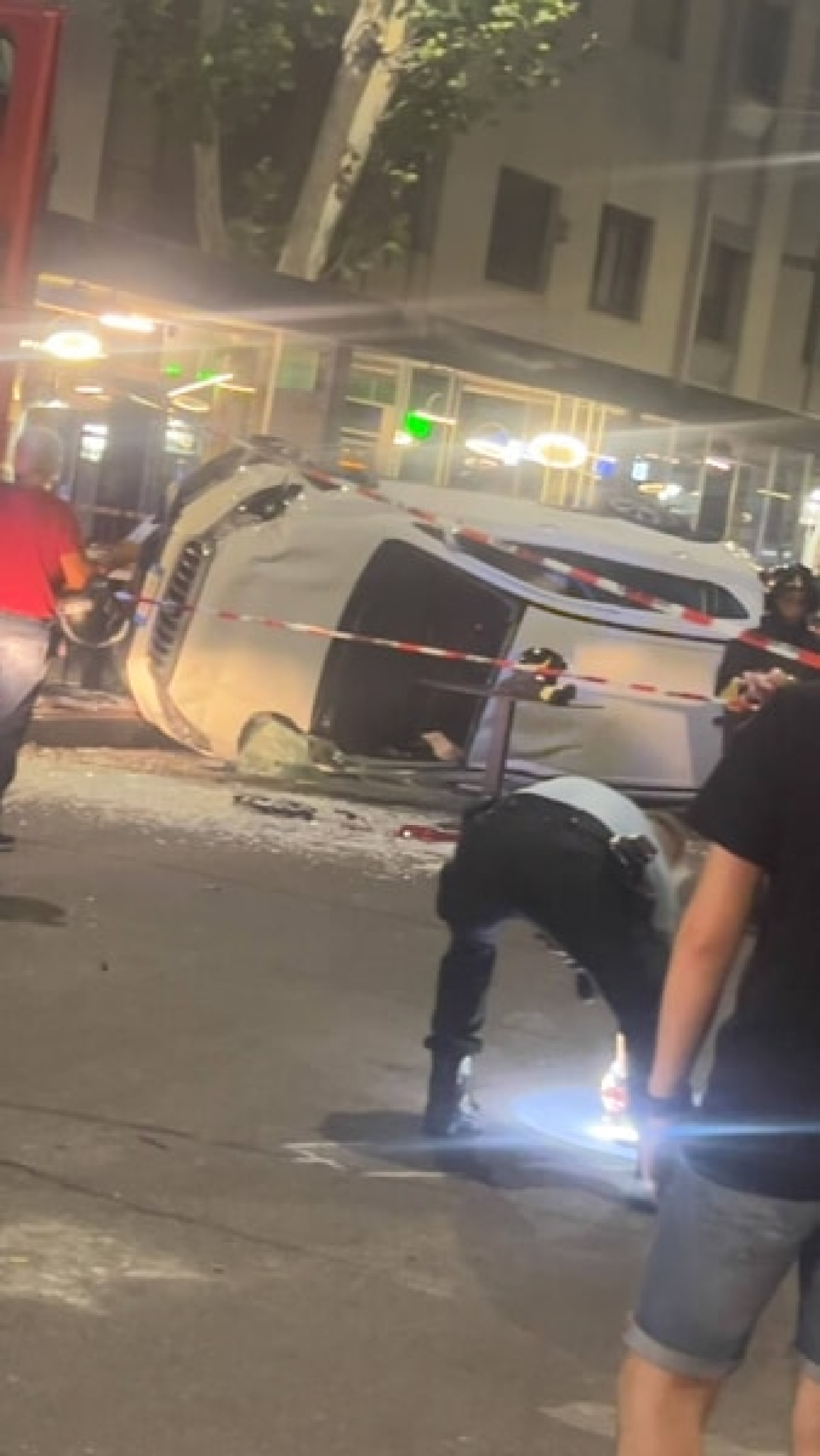 Messina: scontro in via Santa Cecilia, un'auto si ribalta e due persone ferite - 