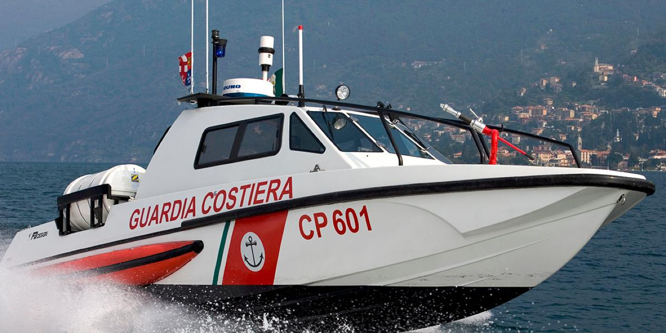 Natante alla deriva a Capo d'Orlando: sette soccorsi dalla Guardia Costiera, tre bambini a bordo - 