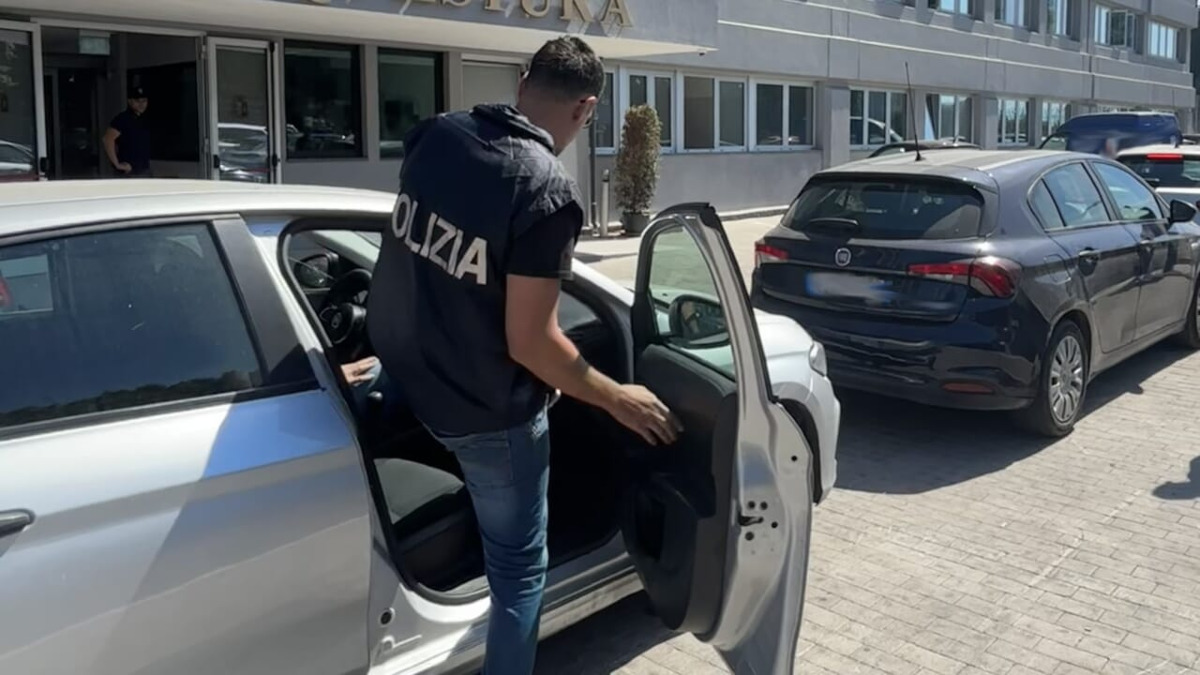 Catania, evaso dai domiciliari per fare il "rider della droga": arrestato un 19enne - 