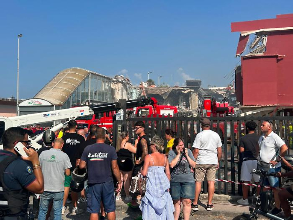 Crollo a Messina: sei dispersi sotto le macerie, ricerche proseguono malgrado incendio covante - 