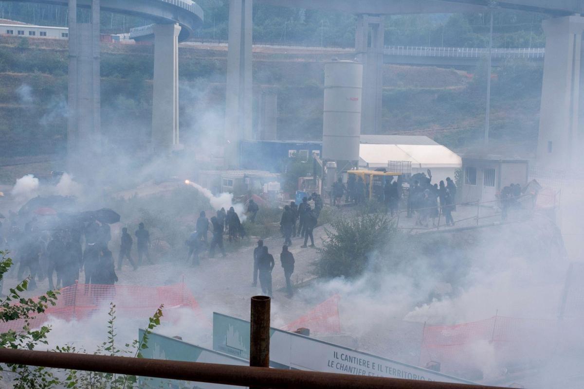 Guerriglia No Tav in Valsusa, alcuni fermati per gli scontri - 