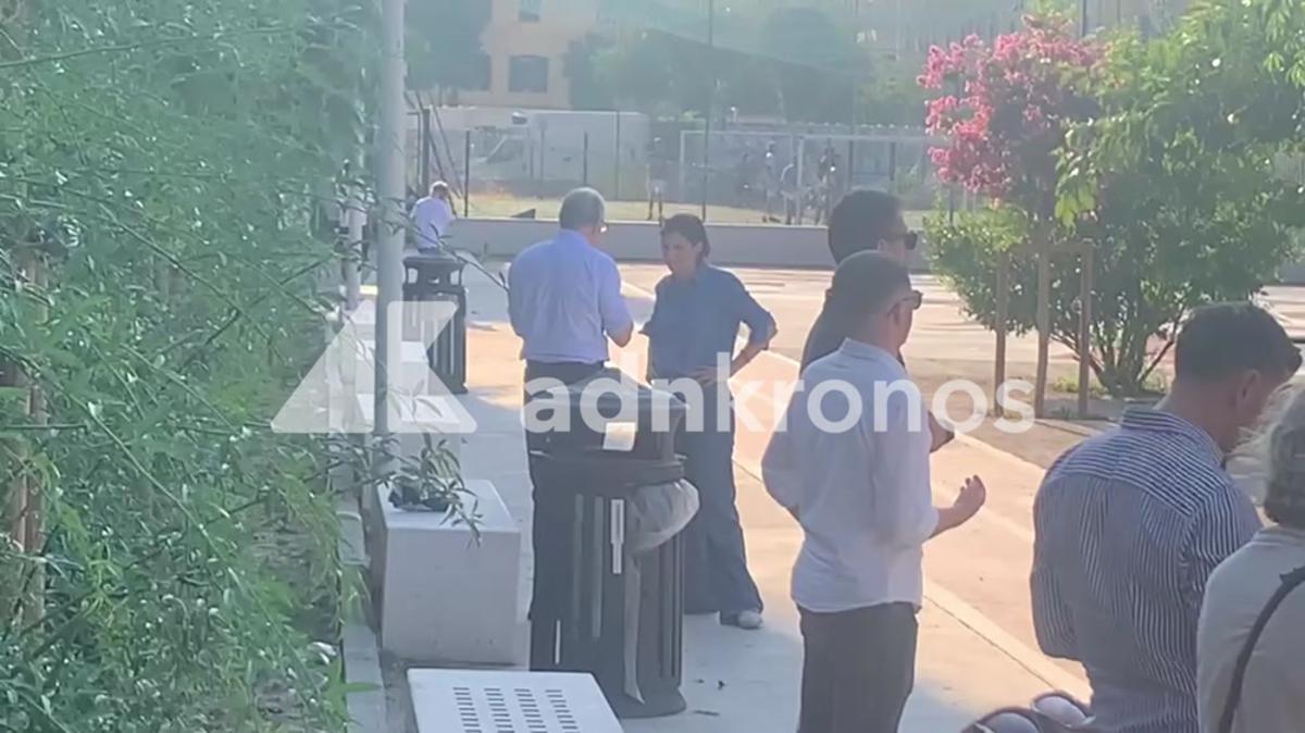 Pd, il lungo colloquio appartato tra Schlein e Gualtieri - Video - 