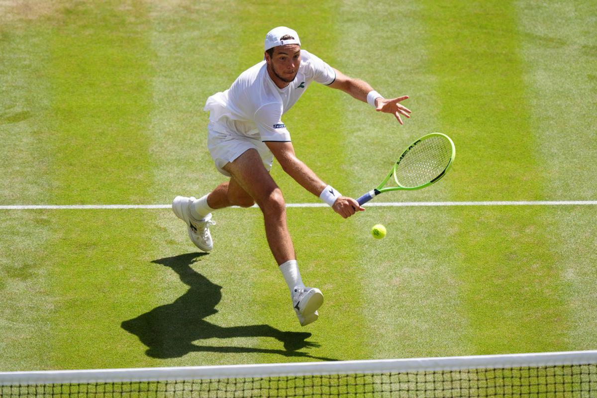 Sinner-Struff, al tedesco 'cade' la pallina e il punto è da ripetere: cos'è successo a Wimbledon - 