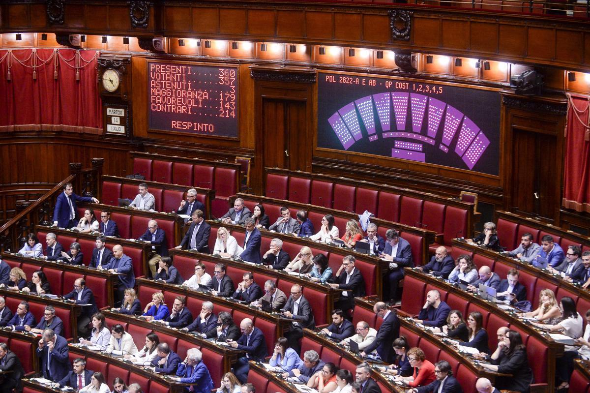 Legge elettorale, via libera alla Camera. Proteste in aula, Schlein: "Maggioranza è un colabrodo" - 