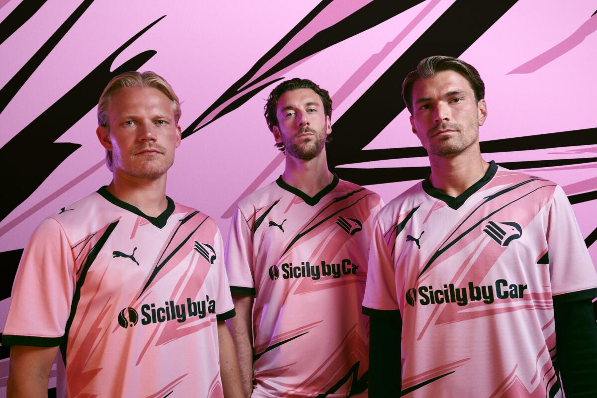 PUMA e Palermo FC svelano il nuovo Home Kit 2026/27: il nero torna protagonista con il concept 'Marked in Black' - 
