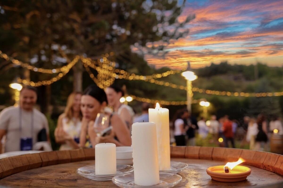 Wines at Sunset sull'Etna: tre serate tra arte, vino e tramonti da Gambino - 