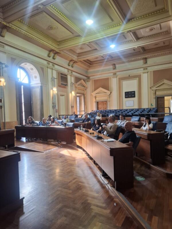 Question Time del 6 luglio 2026 a Caltanissetta: assessori rispondono su illuminazione, cimitero e nuovo terminal autobus