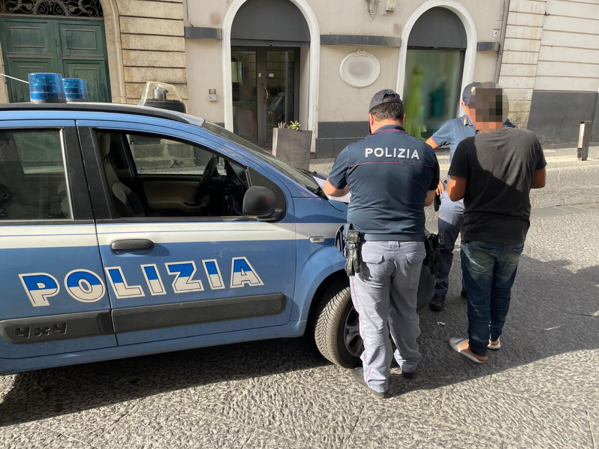 Paternò e Ragalna: controlli estivi della Polizia, sanzioni per 2.000 euro e 126 persone identificate - 