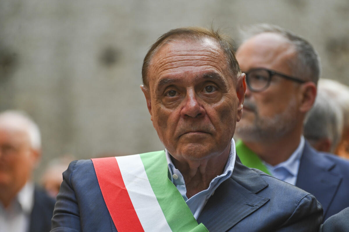 Clemente Mastella annuncia: «Combatto un tumore, mi affido a scienza e fede» - 
