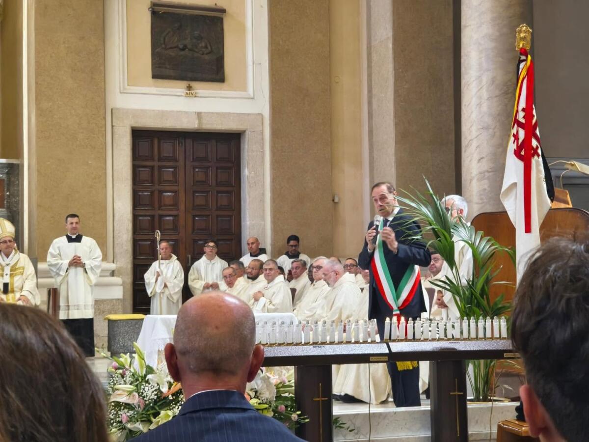 Mastella nella Basilica di Benevento: “Sono malato, spero di farcela. Pregate per me” - 