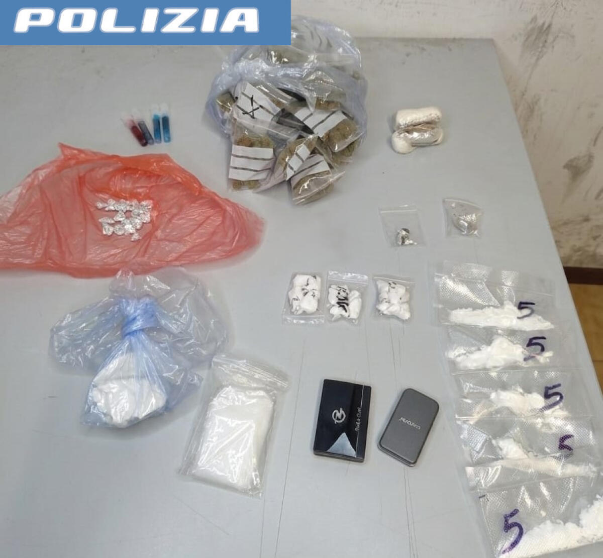 Pusher 19enne fermato a Catania: 350 g di droga sequestrati nel quartiere Picanello - 