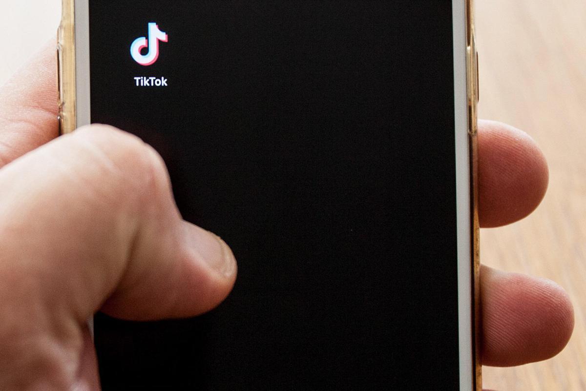 TikTok sotto accusa in Europa: "Viola leggi Ue, account dei minori a rischio" - 
