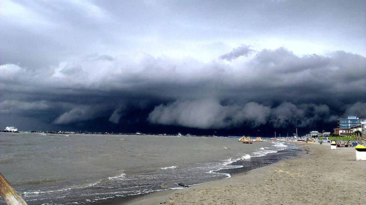 Maltempo al Sud: allerta gialla in 7 regioni per temporali intensi e vento forte - 