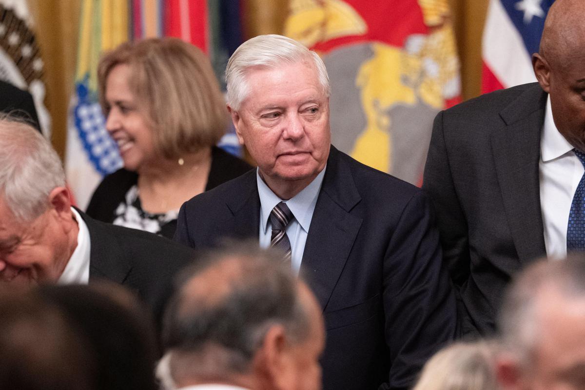 Morto il senatore Usa repubblicano Lindsey Graham, era un grande alleato di Trump. Il tycoon: "Persona strordinaria" - 