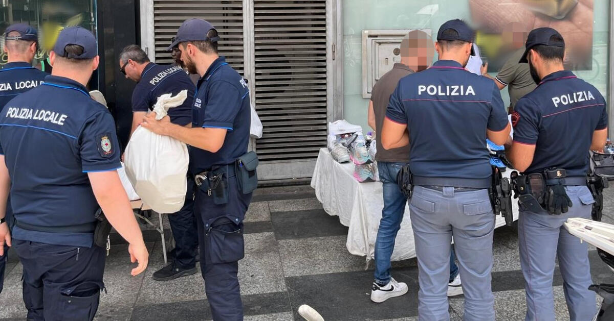 Catania, operazione nel centro storico: denunce per armi, irregolarità nelle strutture ricettive e sequestri di merce contraffatta - 
