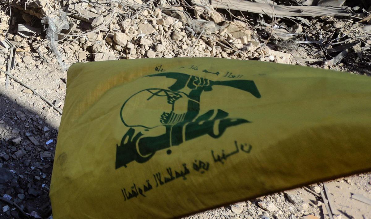 Milano, in corteo con bandiera Hezbollah: indagata per istigazione a terrorismo - 