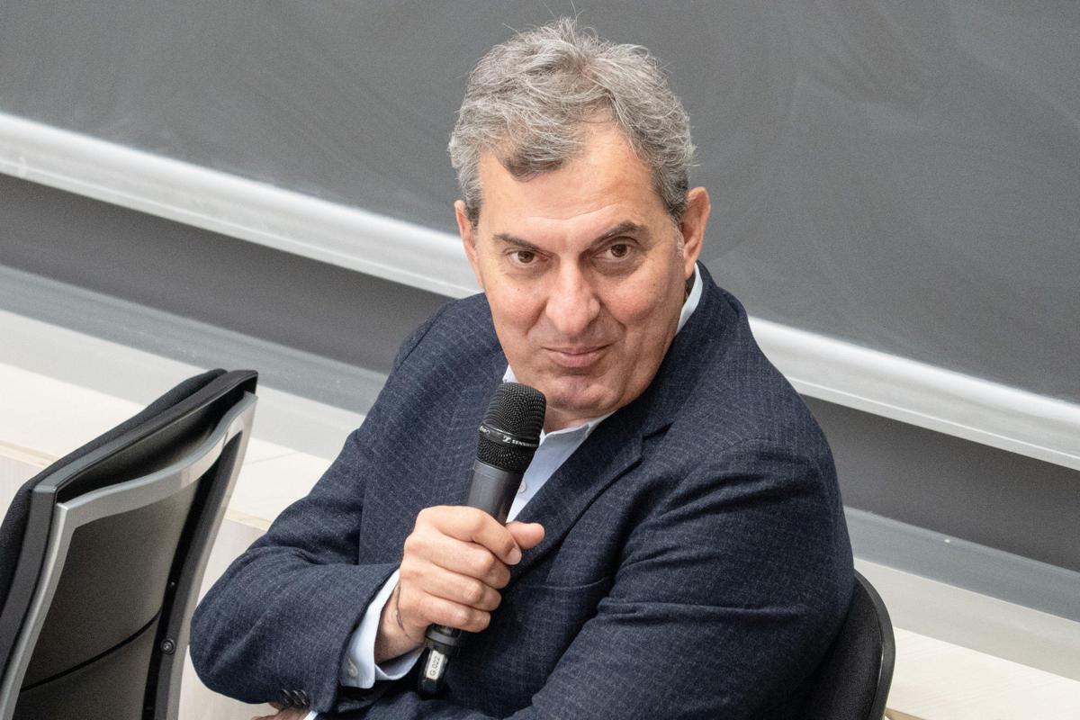 Milano, Mario Calabresi valuta candidatura a sindaco: "Mi piacerebbe fare la mia parte" - 
