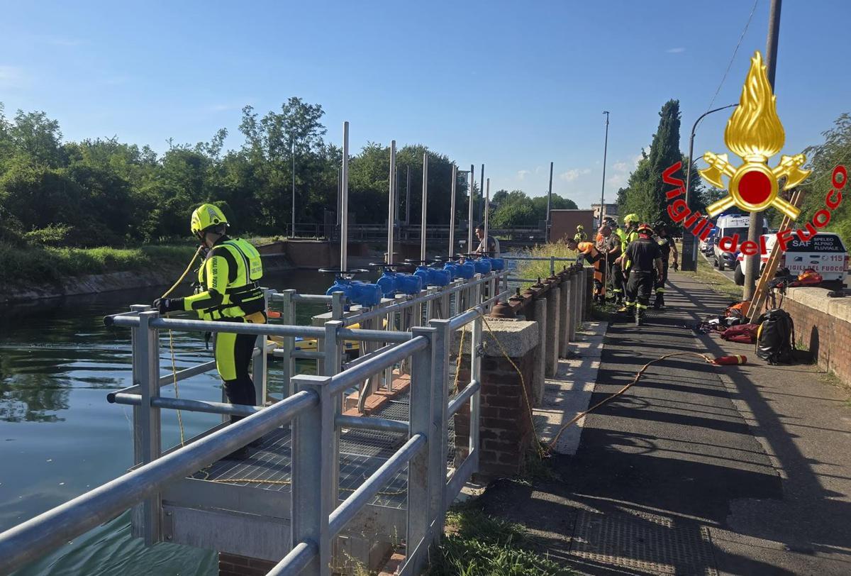 Milano, si tuffa in Canale Villoresi e muore: recuperato corpo 25enne - 