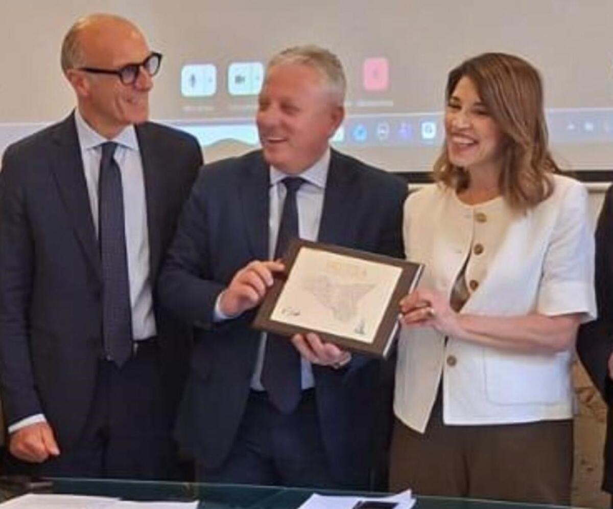 Sindaco Tesauro e assessore Ingala a tavolo ANCI Sicilia: confronto su personale, fondi e futuro delle province - 