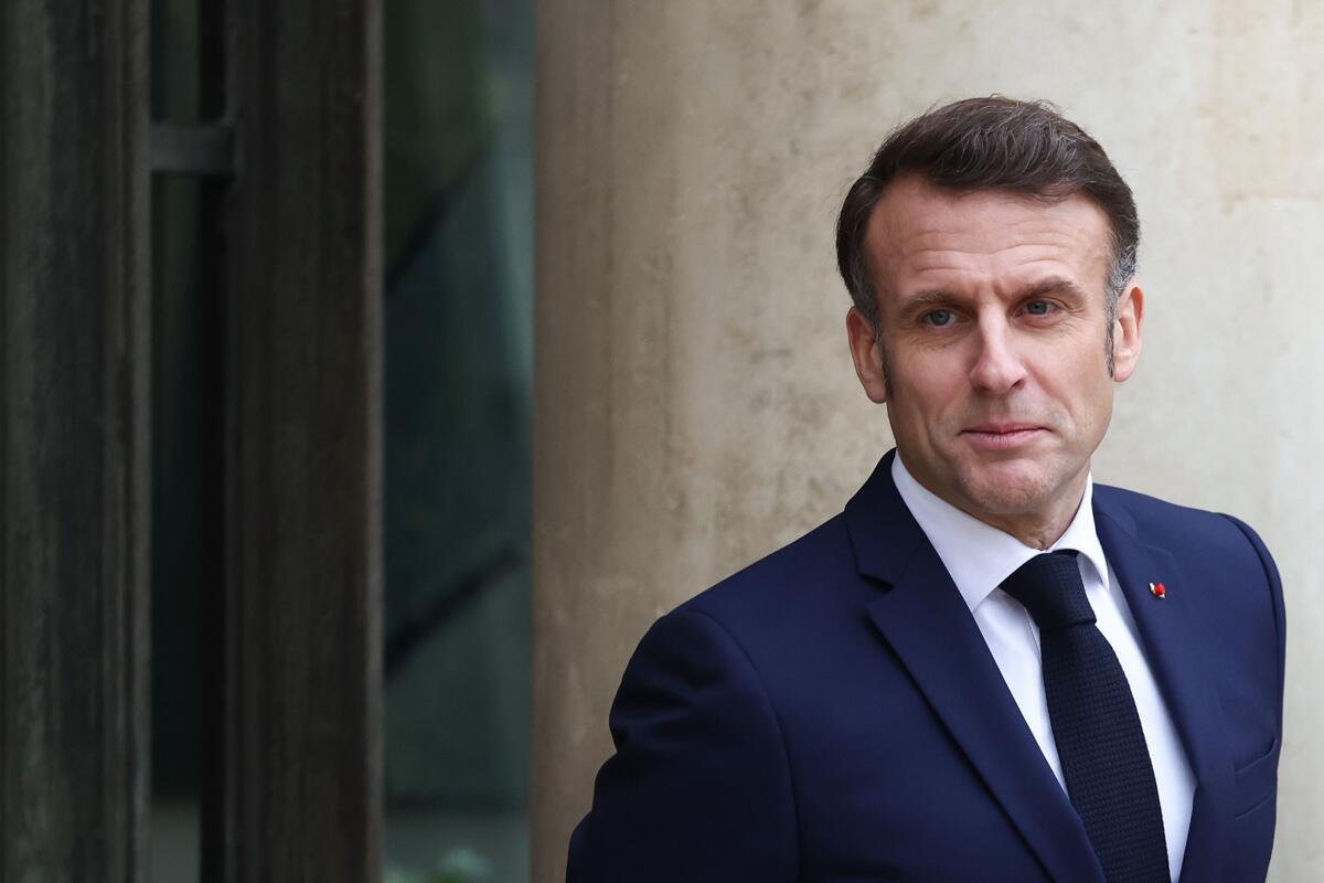 Siria, media: "Esplosioni vicino a hotel dove alloggia Macron a Damasco" - 