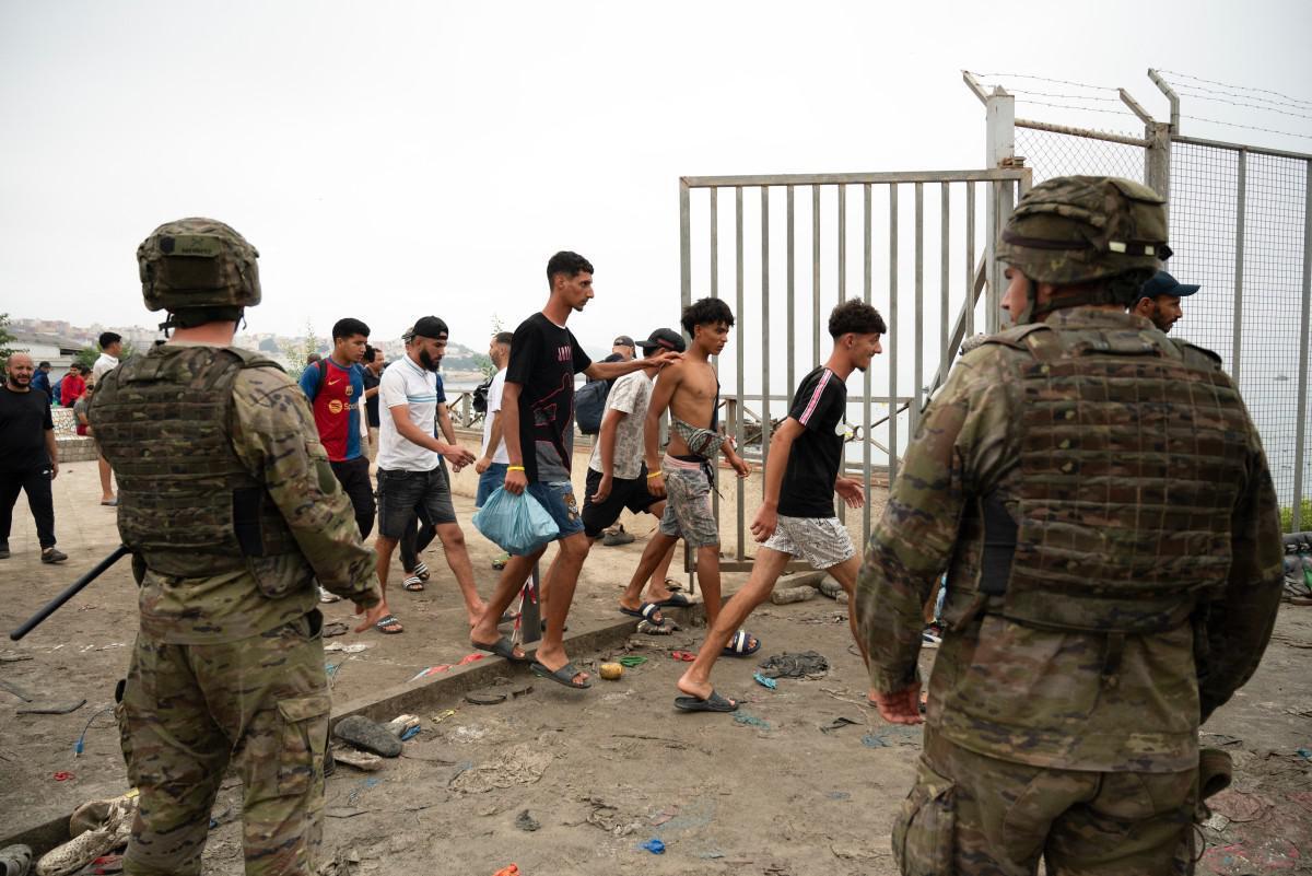 Ceuta, Italia sospende Schengen con Spagna: chiuse frontiere marittime e aeree - 