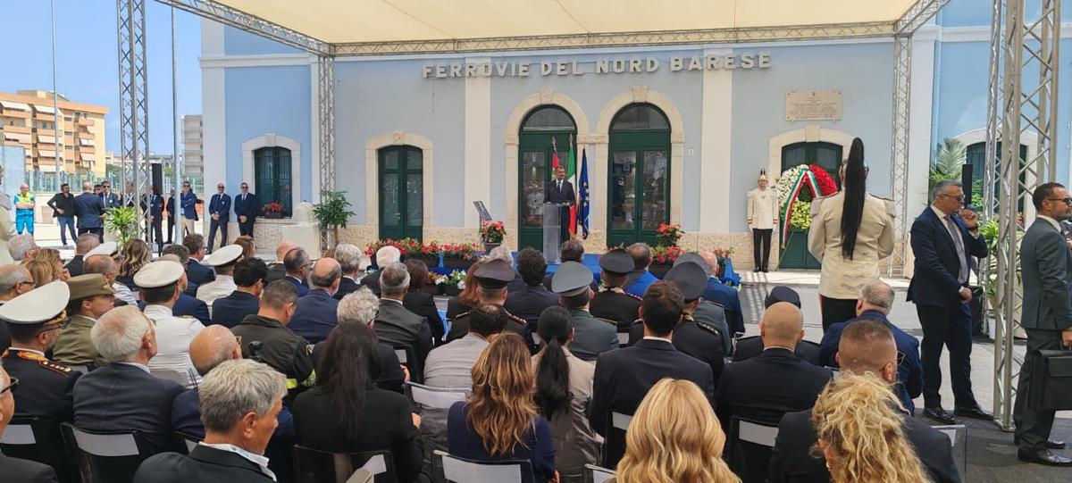 Scontro tra treni ad Andria, Mattarella a cerimonia per decennale: commozione tra parenti vittime - 