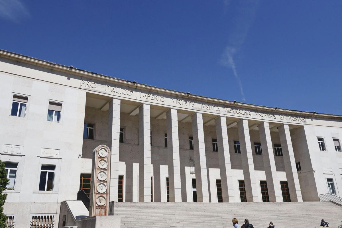 Bolzano, crollato il tetto del tribunale - 