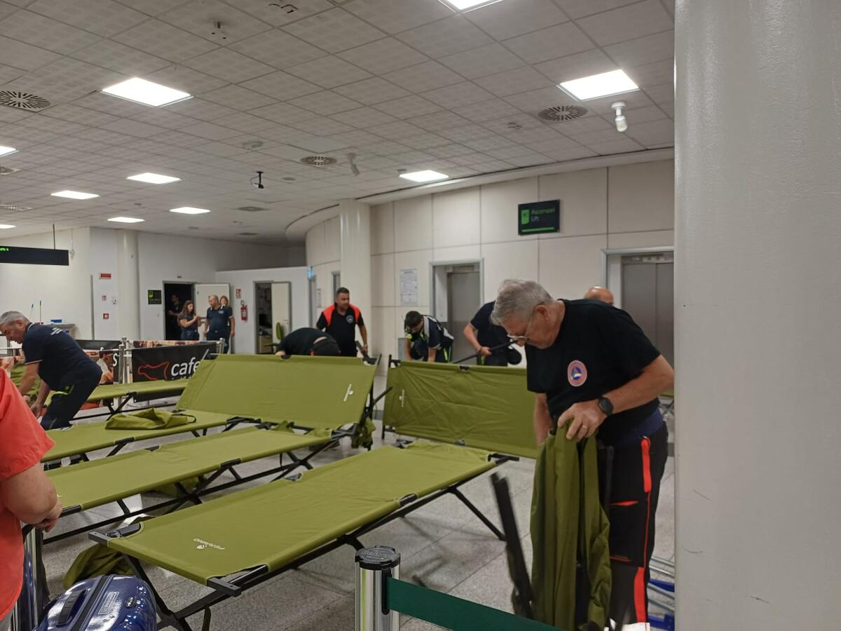 Eruzione dell’Etna: concluso il dispositivo di assistenza nei terminal siciliani dopo i voli dirottati - 