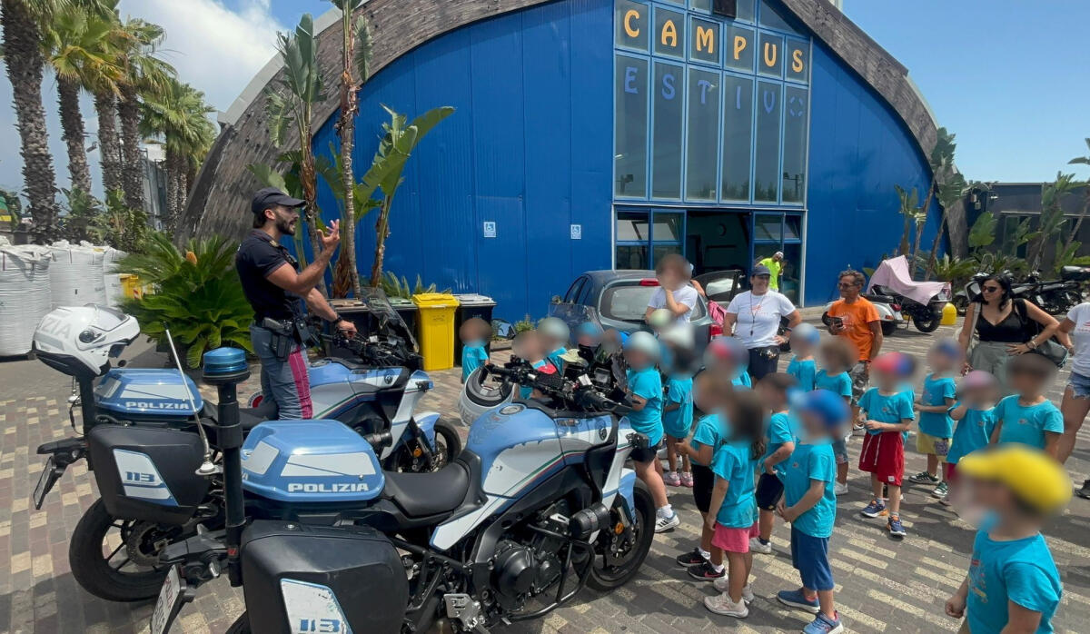 Polizia di Stato a Catania incontra i bambini del grest 'La Meridiana' con pillole di legalità - 