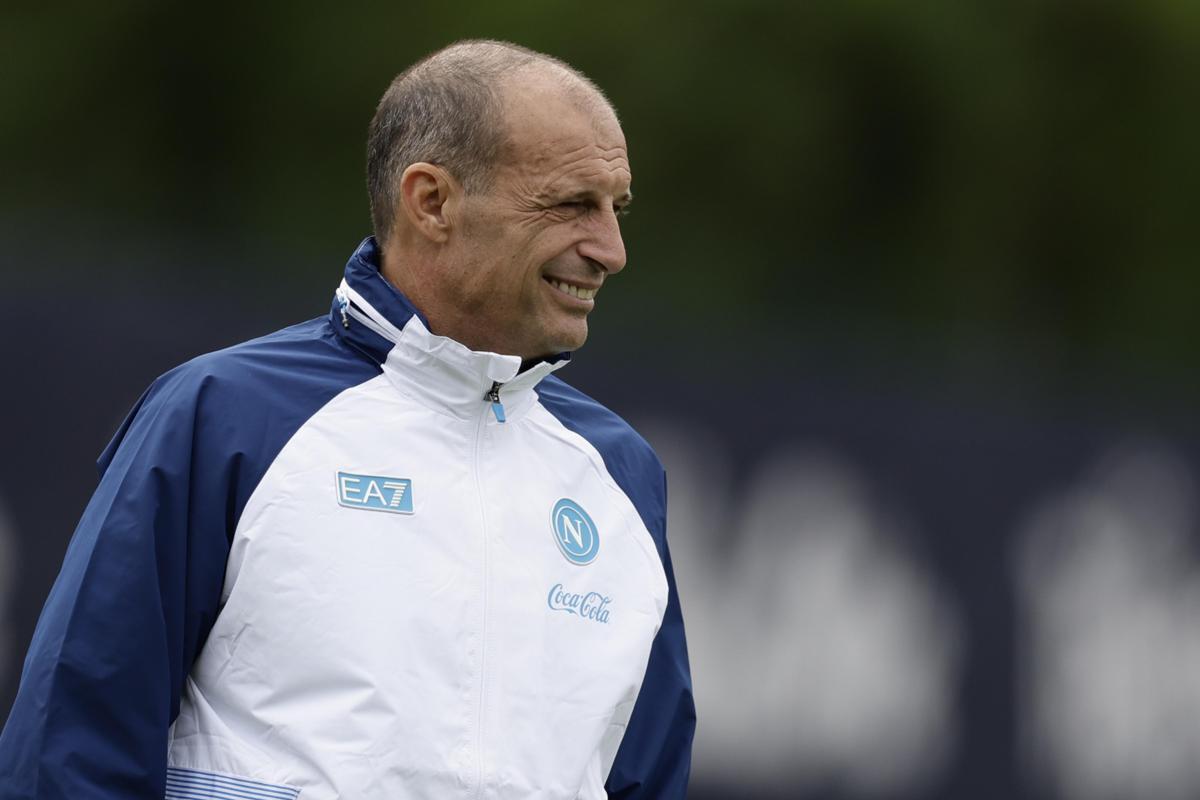 Napoli-Carrarese: orario, probabile formazione e dove vederla in tv - 
