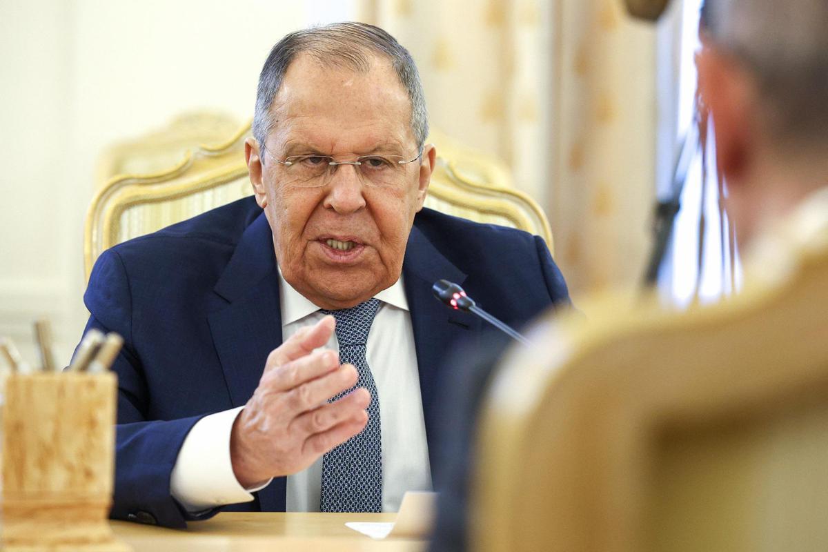 Ucraina, colpita raffineria russa. Lavrov: "Mosca vuole fine guerra per via diplomatica" - 