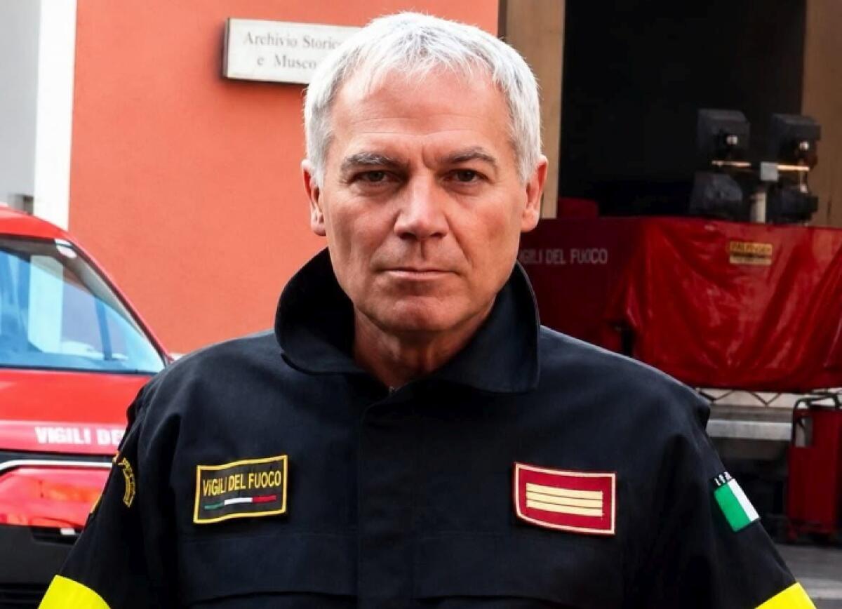 Morto il caporeparto dei Vigili del Fuoco a Caltanissetta: Alessandro Marchì stroncato da un malore durante gli incendi - 