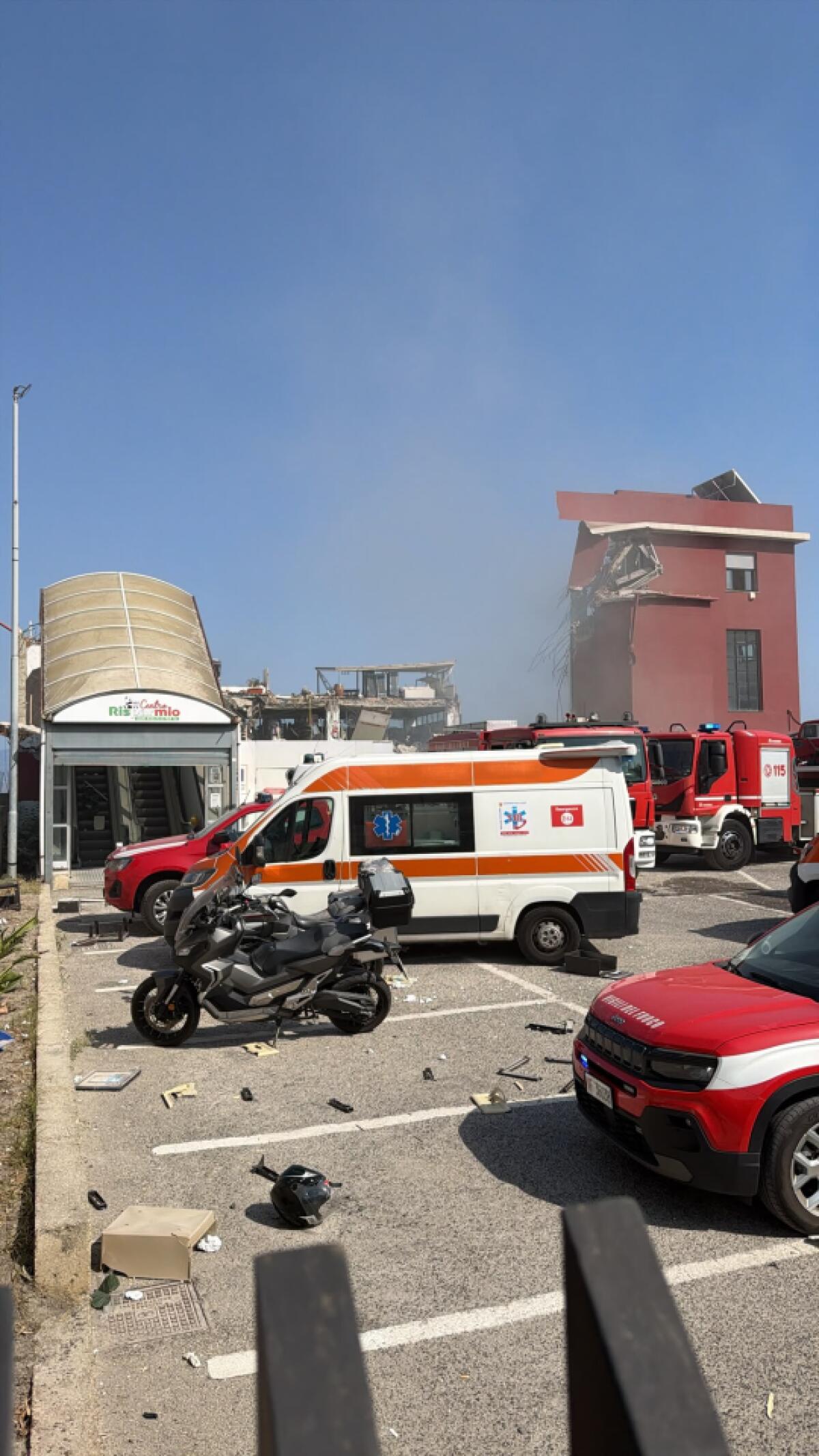Messina, crollo parziale in una palazzina a Pistunina: il sindaco Basile attiva il COC - 