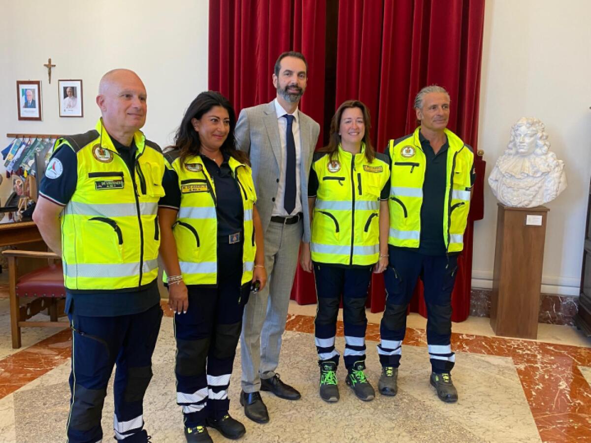 Protezione Civile: il sindaco Basile riceve i volontari rientrati da Lampedusa dopo la visita papale - 