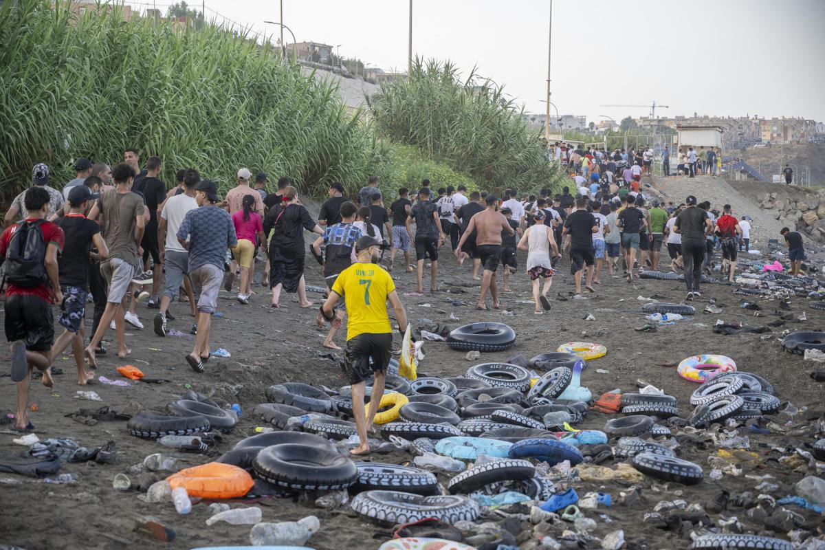 Ceuta, Ue difende Schengen: "Migranti non arriveranno in Spagna" - 