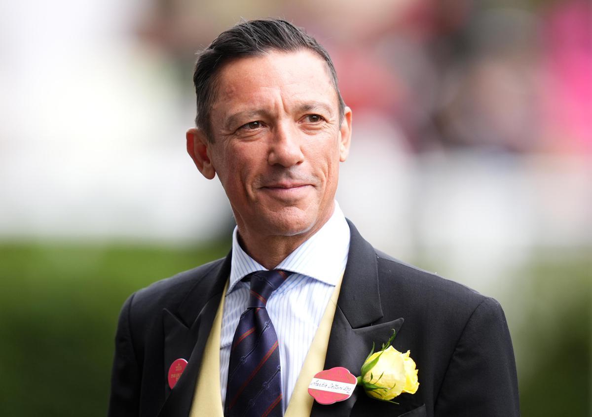 Ippica, grave incidente per la leggenda italiana Frankie Dettori - 